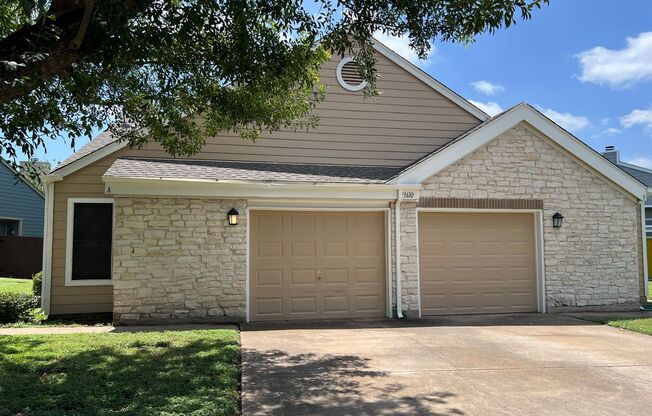 2 beds, 2 baths, 989 sqft, $1,715, Unit 11610A