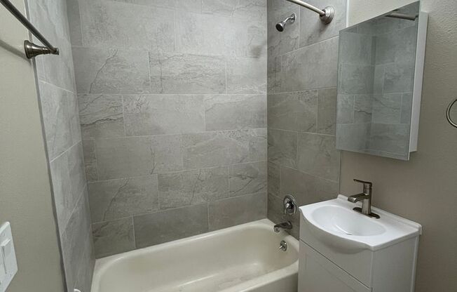 1 bed, 1 bath, 415 sqft, $1,395, Unit 19