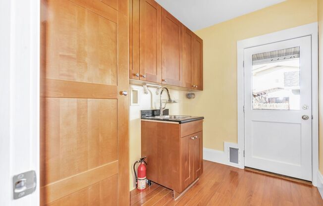 2 beds, 1.5 baths, $4,100, Unit # LU