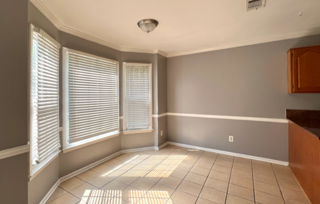 598 SAINT JAMES WALK