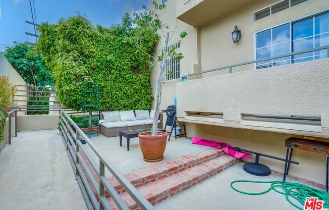 1034 S SHENANDOAH ST