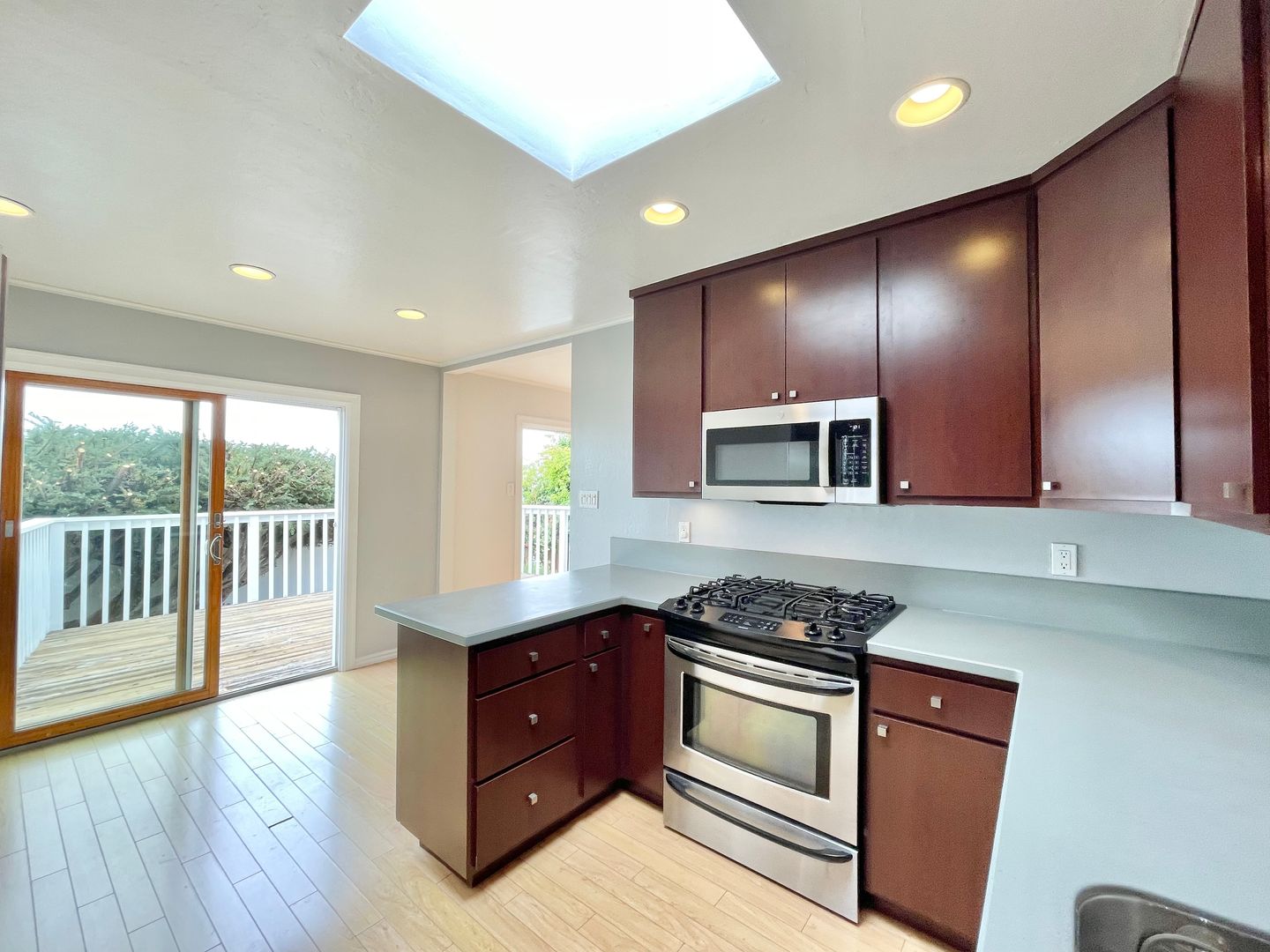 Bernal Hts. Spacious, Beautiful, Remodeled 3BR/2BA Home with Amazing Views, Deck!  PROGRESSIVE!