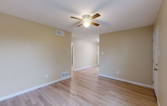 2 beds, 1 bath, $1,095