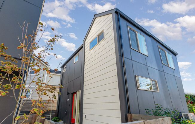 Opportunity to rent a new construction home in West Seattle 3 Bed, 2 Bath SFH - $2,900 / monthly!!!