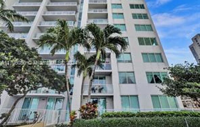 2 beds, 2 baths, 1,058 sqft, $3,200, Unit 253 NE 2nd St appt 903 (A11706080)