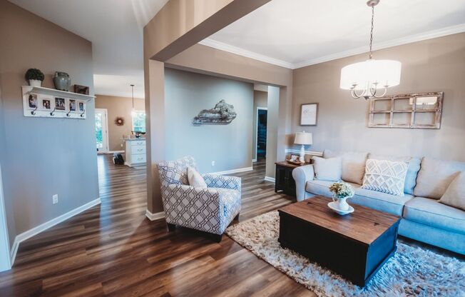 4 beds, 2 baths, $2,800