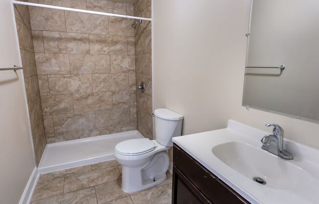 1 bed, 1 bath, 660 sqft, $1,100, Unit 204