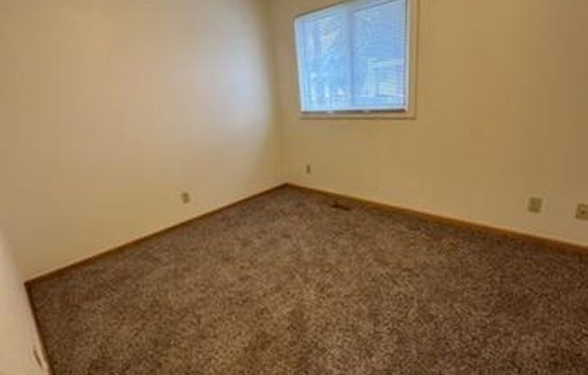 2 beds, 1 bath, $840, Unit 2309-4