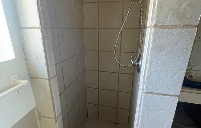 1 bed, 1 bath, 500 sqft, $650, Unit Admiral3