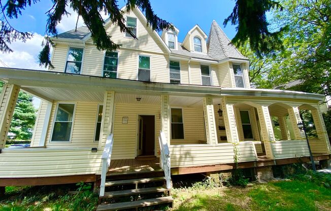For Rent: Charming Residence on Roland Ave – Your Ideal Home Awaits!