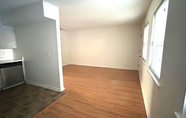 Nice 1 Bedroom, 1 Bath, one-level condo close to Hillsboro Village