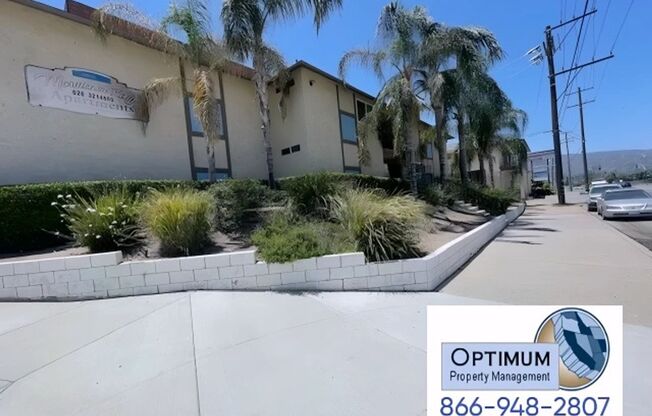 Charming 2 Bedroom / 1 Bathroom Downstairs Unit with Lake View