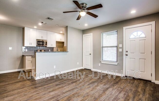 8010 DOREEN AVE