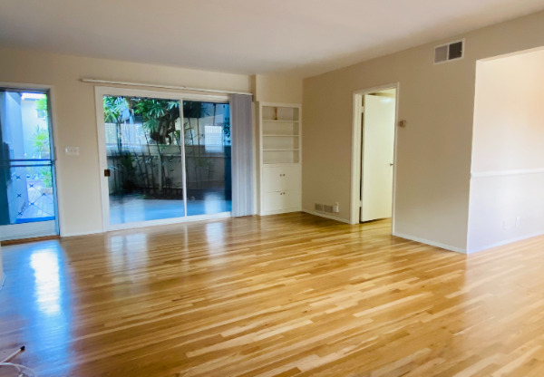 283 S El Molino Ave