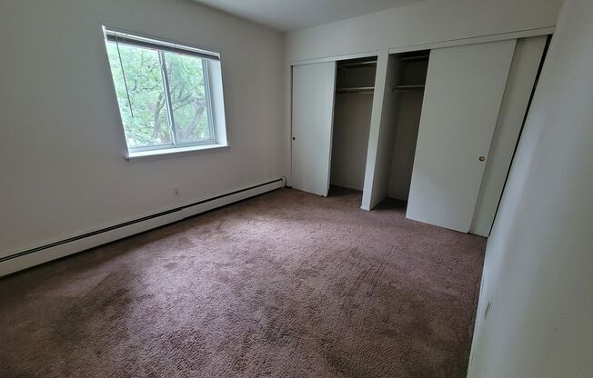 2 beds, 1 bath, $1,425, Unit 316