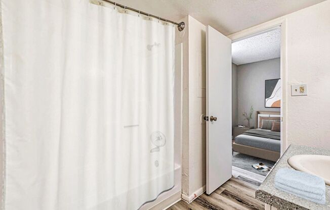 1 bed, 1 bath, 550 sqft, $925, Unit 302