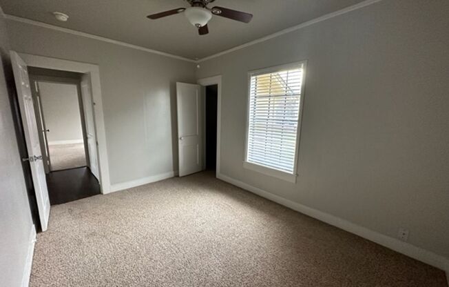 2 beds, 1 bath, $995