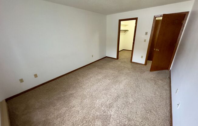 2 beds, 1 bath, 925 sqft, $750, Unit 3