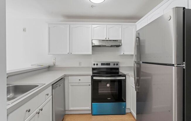 1 bed, 1 bath, 581 sqft, $1,800, Unit 215