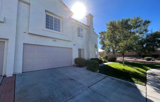 3 Bed Townhome For Rent in Henderson!