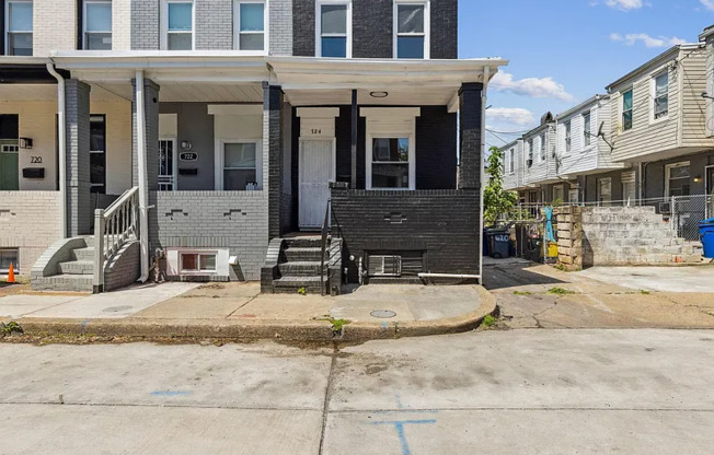 724 N CURLEY ST