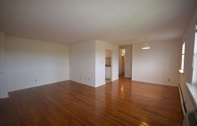 2 beds, 2 baths, 884 sqft, $1,495, Unit A-34