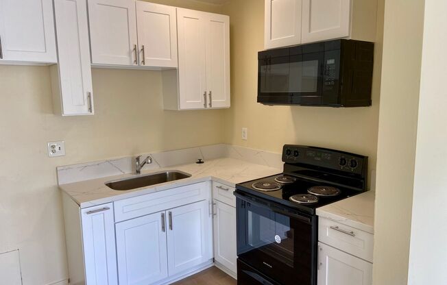 1 bed, 1 bath, 600 sqft, $1,900, Unit I