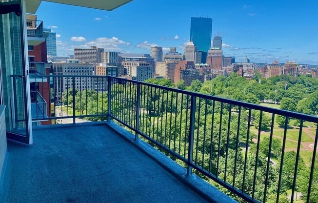 1 bed, 1 bath, 590 sqft, $3,500, Unit 17J