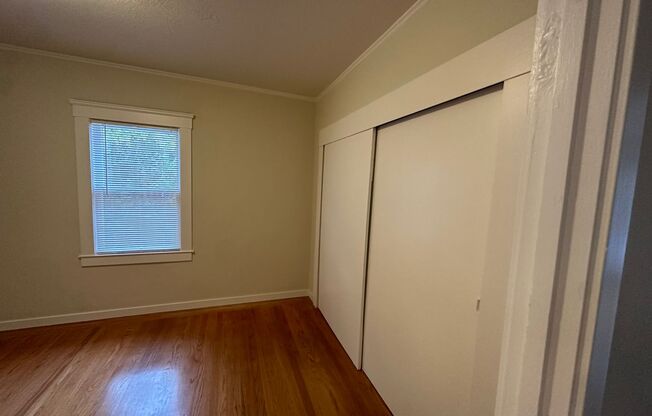 1 bed, 1 bath, $4,000