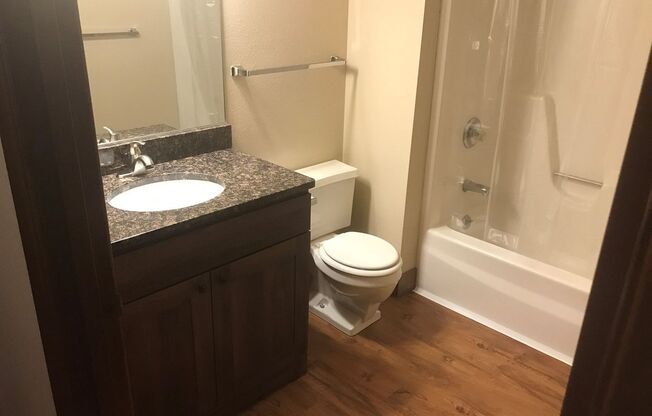 2 beds, 1 bath, $895, Unit #2