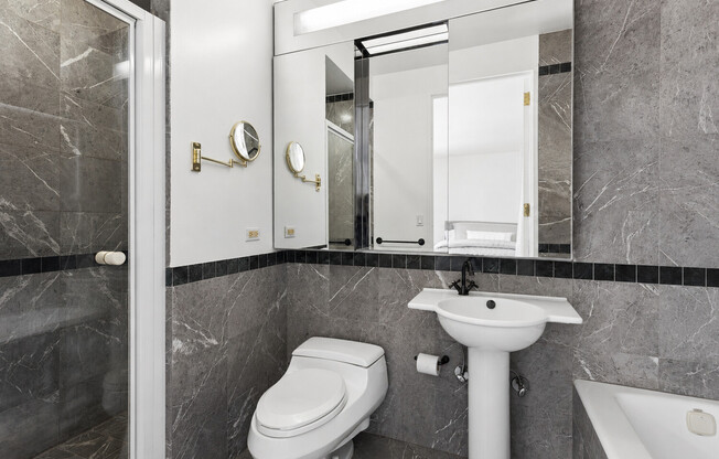250 E 54 ST