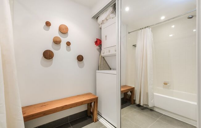 1 bed, 1 bath, $2,100, Unit Unit #1109