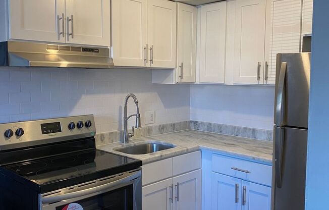2 beds, 1 bath, 750 sqft, $1,305, Unit 114-6123