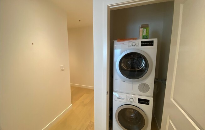1 bed, 1 bath, 907 sqft, $3,250, Unit 2514