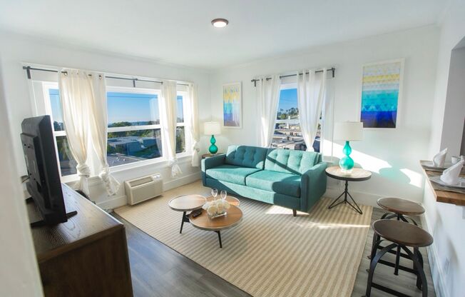 1 bed, 1 bath, $2,420, Unit 4