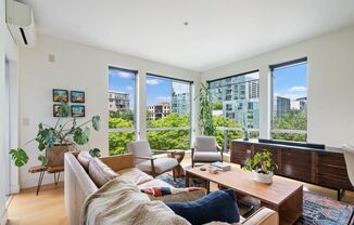 2 Bed, 2 Bath condo in the Pearl District - Now Available!