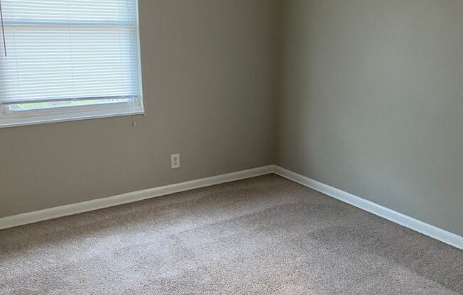 2 beds, 1 bath, 800 sqft, $1,205, Unit 919-2