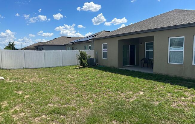 3 beds, 2 baths, $2,250