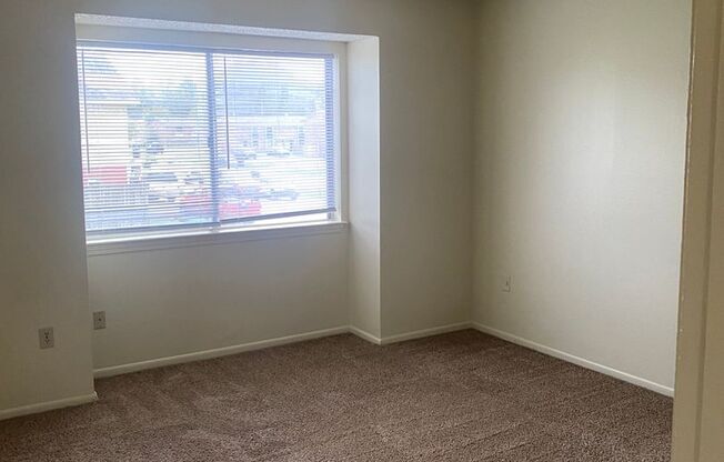 2 beds, 1.5 baths, 1,075 sqft, $1,095, Unit 1907-B