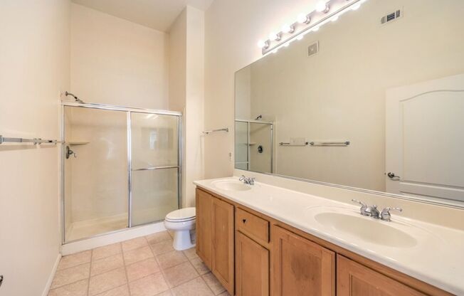 3 beds, 2 baths, $1,390, Unit # 2095