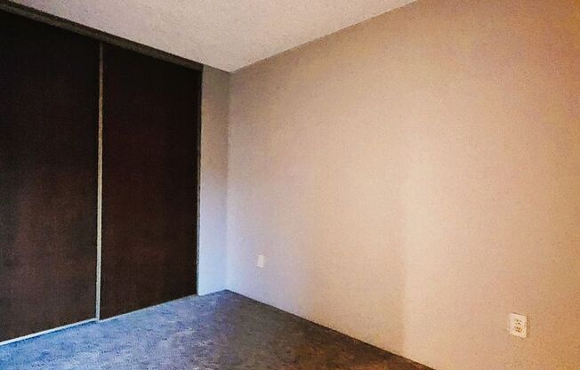 Studio, 1 bath, 440 sqft, $975, Unit 224