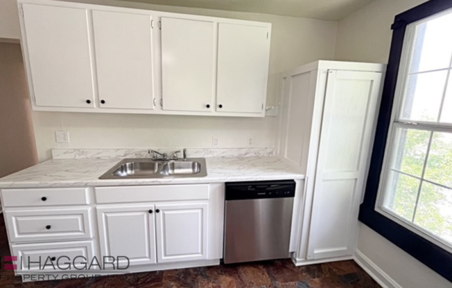 918 W 8th Street