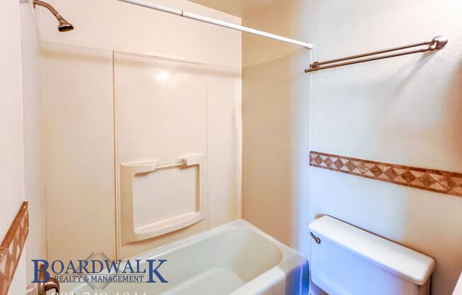 2 beds, 1 bath, $1,195, Unit # 46B