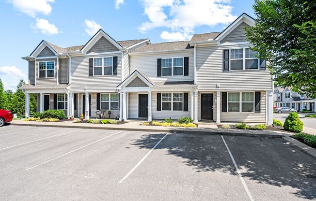 Beautiful 2/2.5 Townhome Min from MTSU