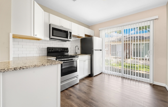 1006 MONTIE RD