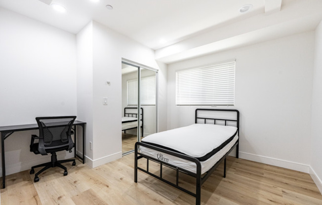 1286 West 35th Place