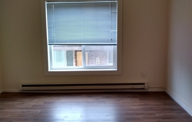 Studio, 1 bath, 359 sqft, $1,350, Unit 406