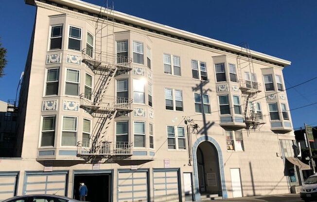 2206 Greenwich Street & 3201 Fillmore Street