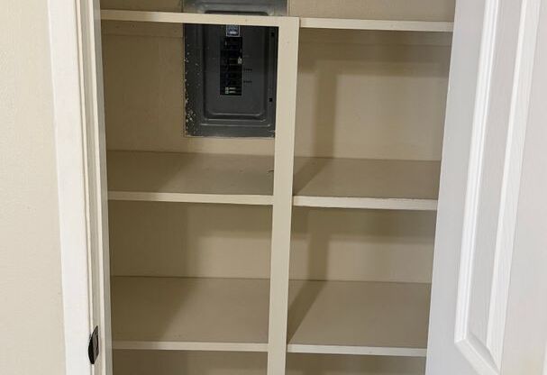 3 beds, 1.5 baths, 1,390 sqft, $2,300