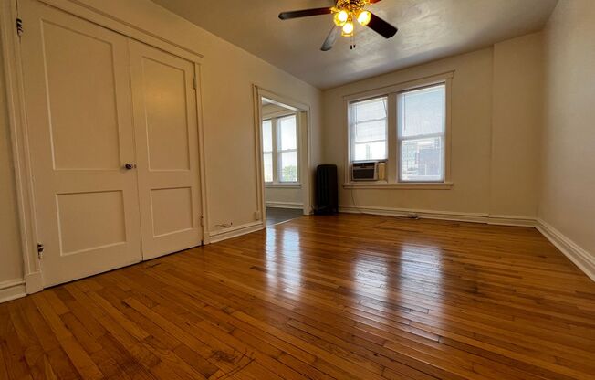 Studio, 1 bath, 400 sqft, $875, Unit 710